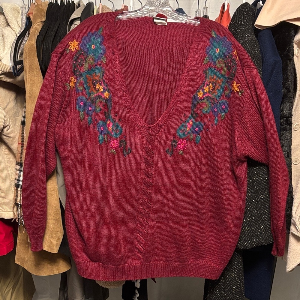 Vintage Granny Core Hand-Embroidered Comfy V-Neck Sweater in Red Size 2X
